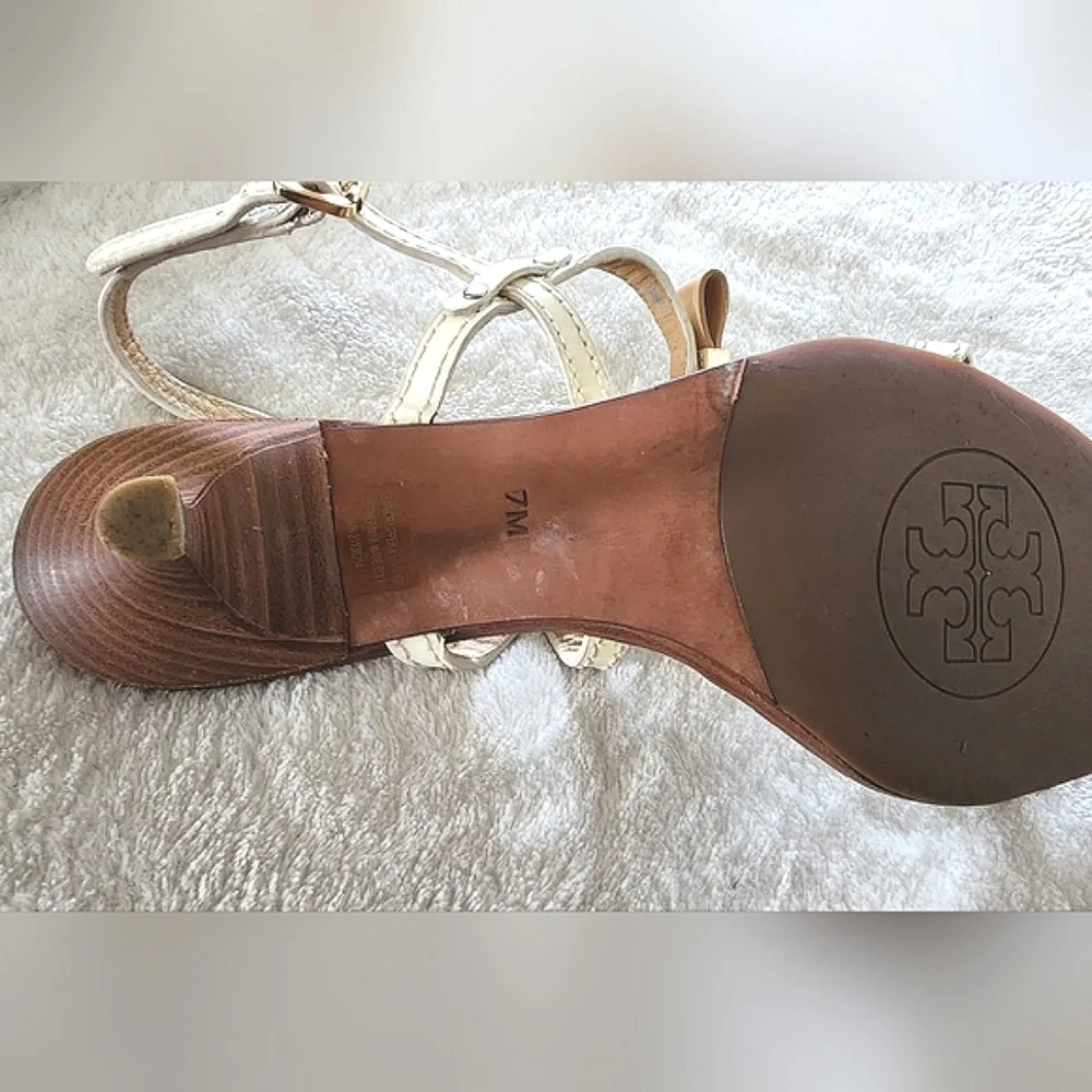 TORY BURCH KAILEY - Kitten heel sandals, iced coffee, approx. 2.7